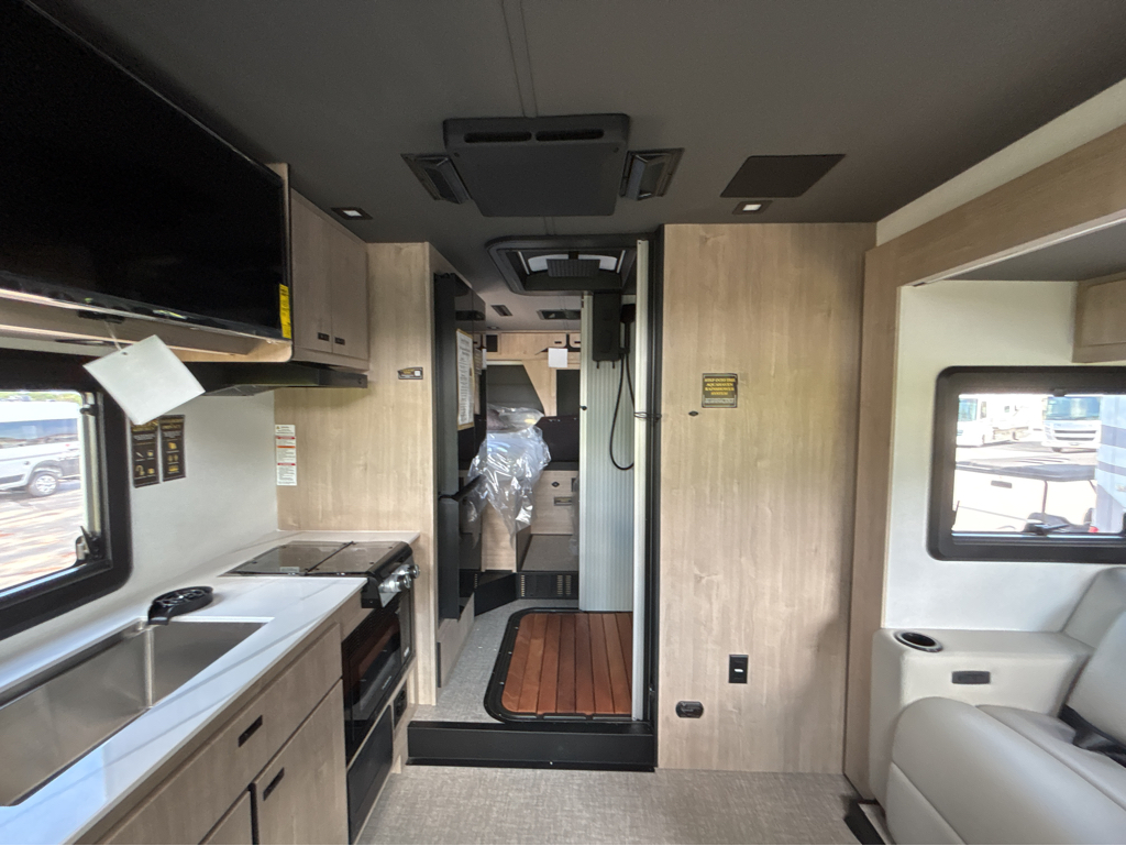 2026 Grand Design Lineage Series M 25TK - Image 10