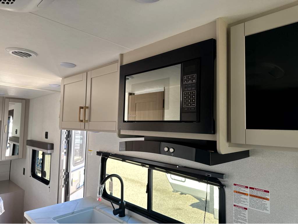 2027 Jayco Jay Flight SLX 210QB - Image 14