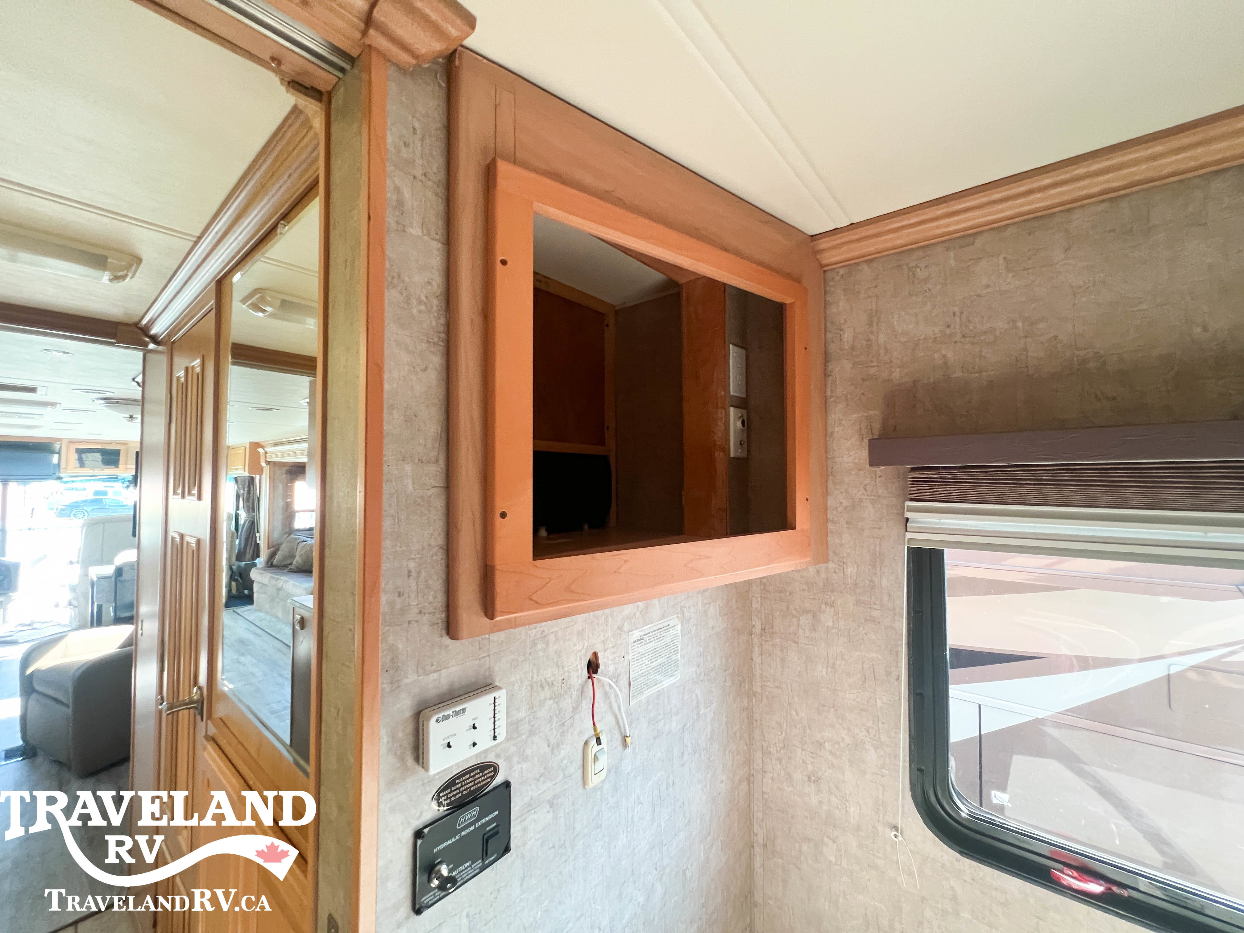 2005 COACHMEN CROSS COUNTRY SE 40 - Image 24