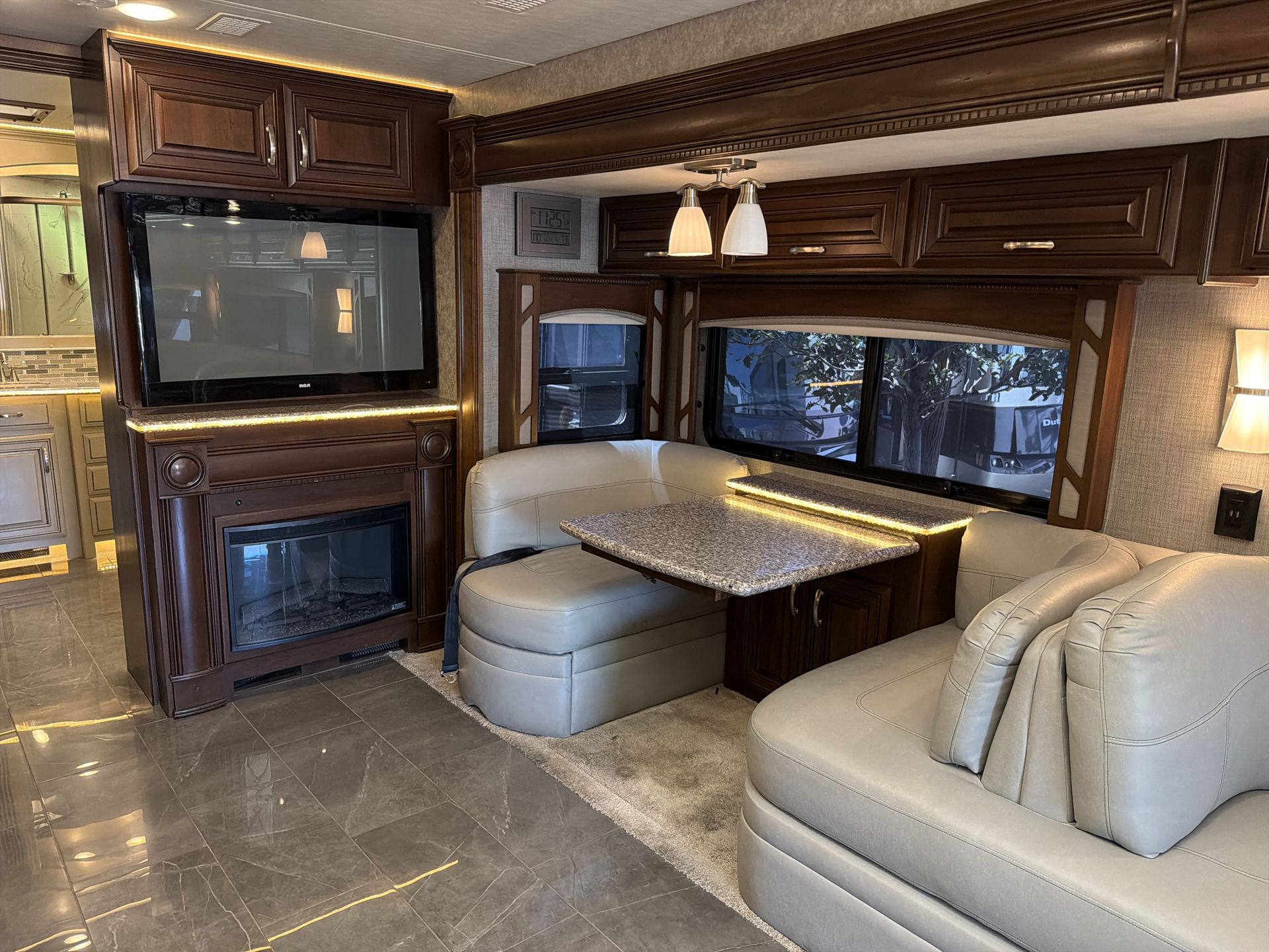2017 Entegra Coach Anthem 44DLQ - Image 20
