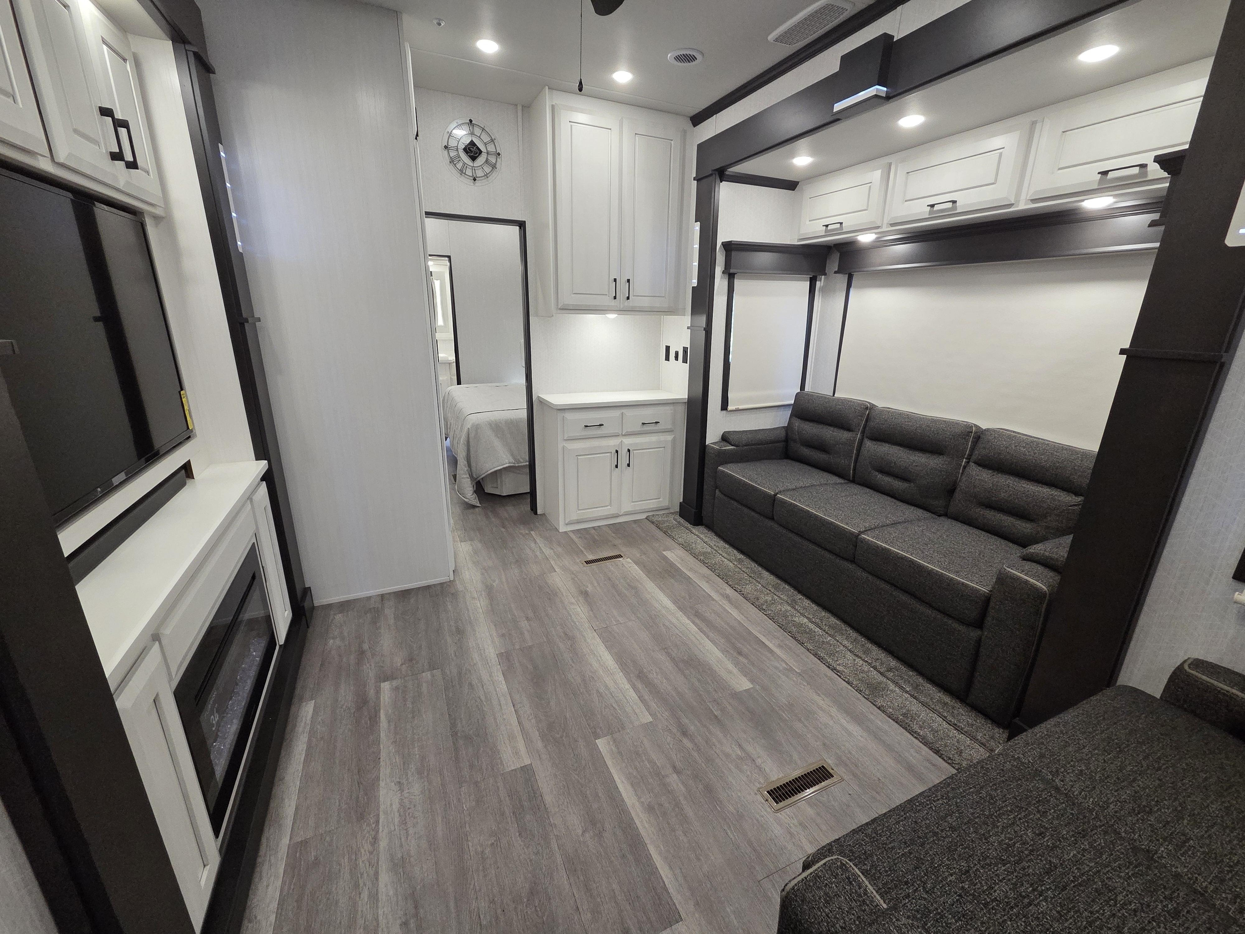 2022 DRV Mobile Suites 41FKMB - Image 5
