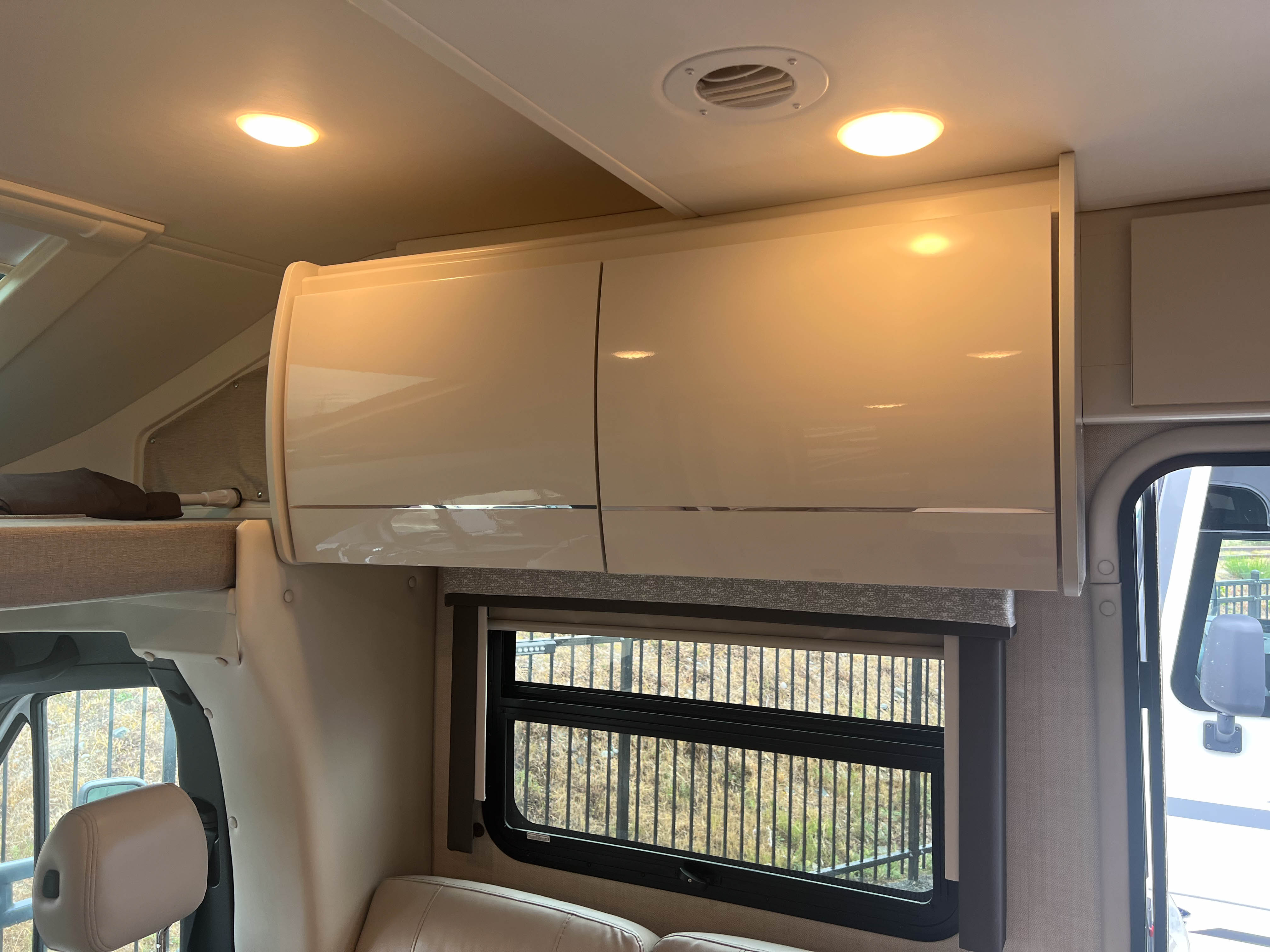 2024 Thor Motor Coach Tiburon 24RW - Image 14