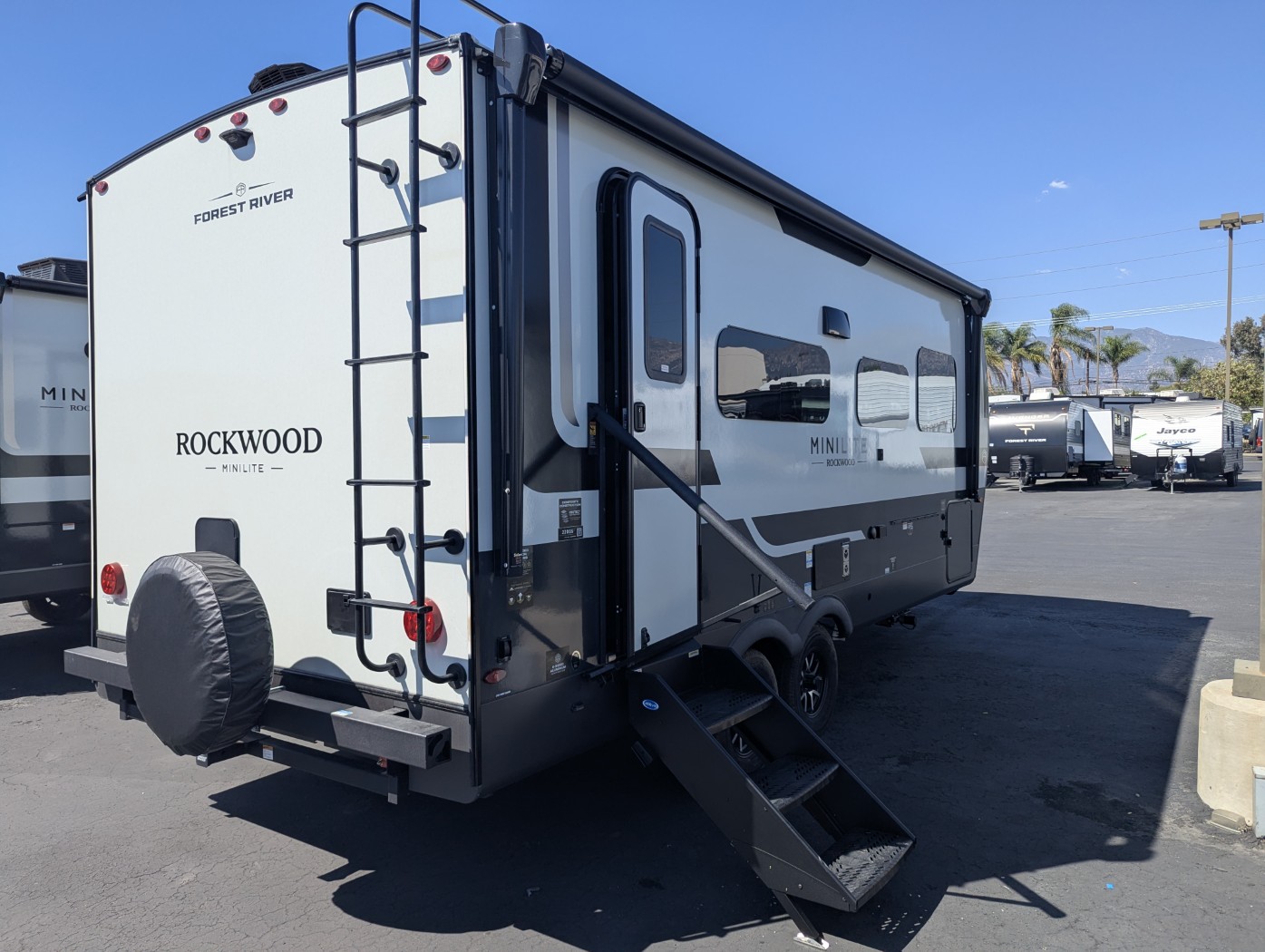 2027 Forest River Rockwood Mini Lite 2205S - Image 5