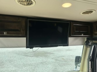 2017 TIFFIN ALLEGRO BREEZE 32BR - Image 9