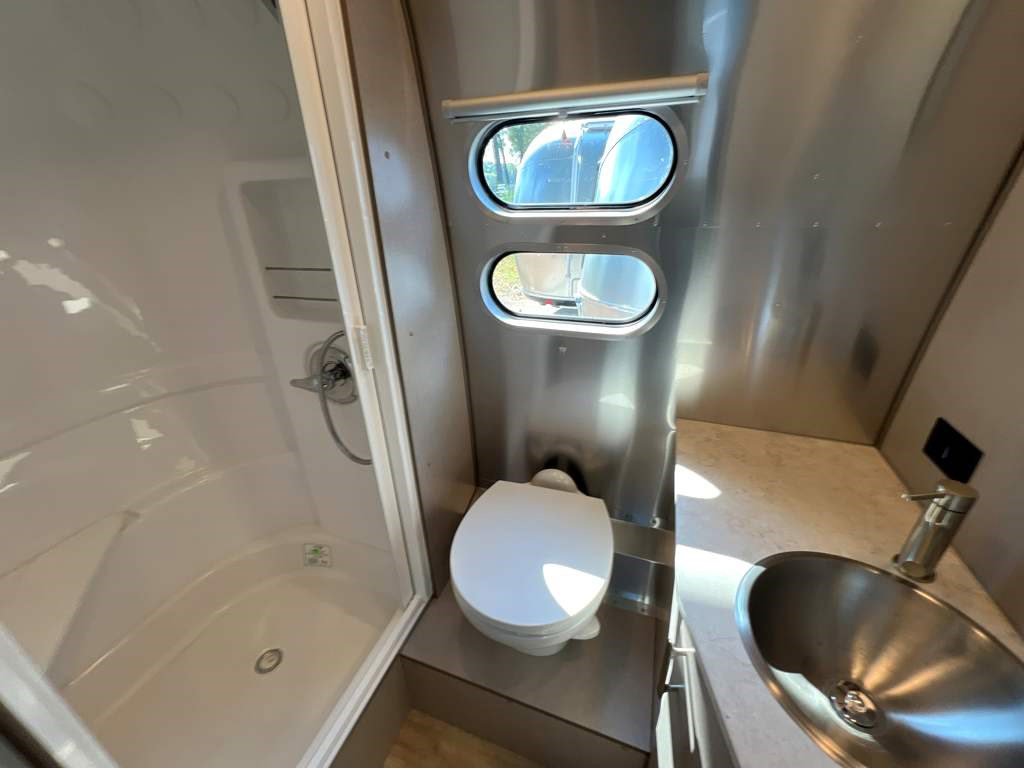 2026 AIRSTREAM CARAVEL 20FB - Image 15