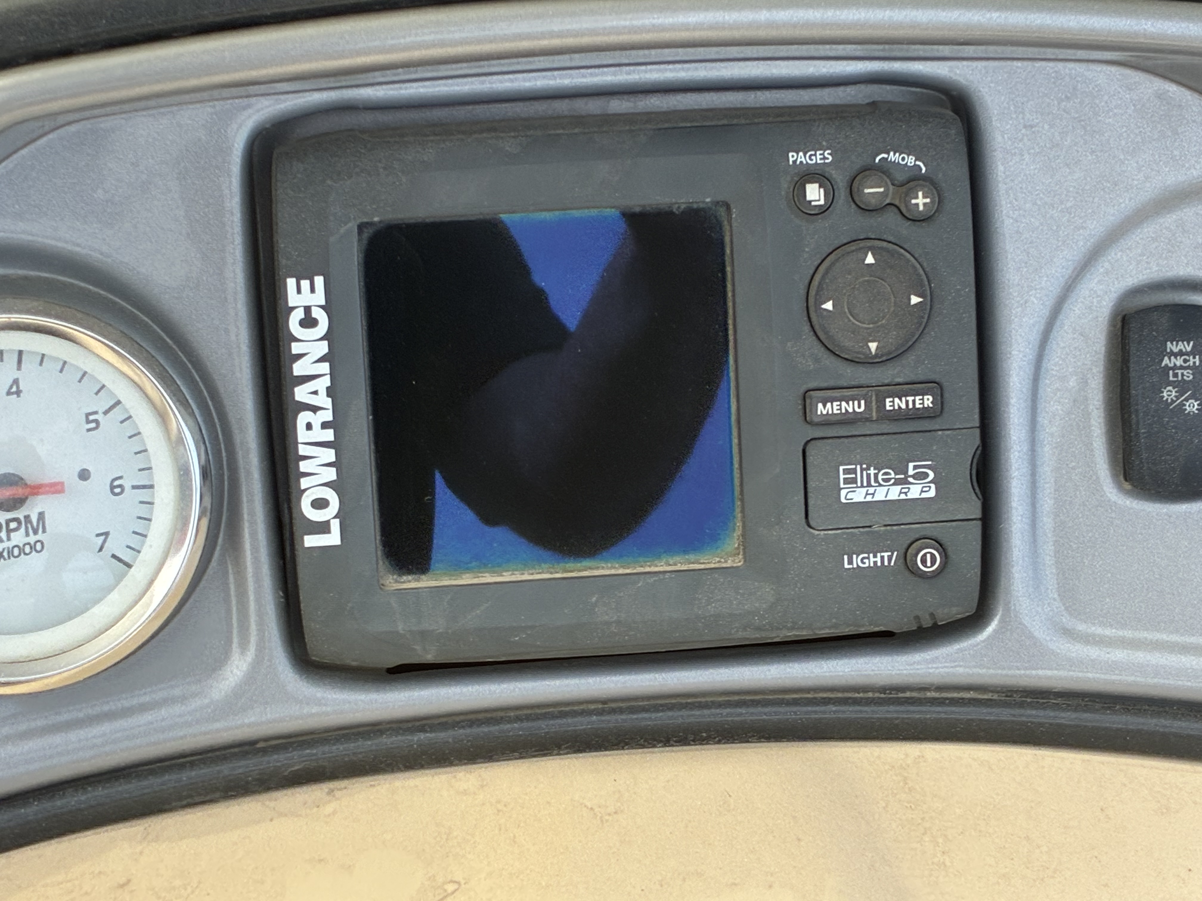 Suntracker Fishing Barge 22 XP3 - Image 20