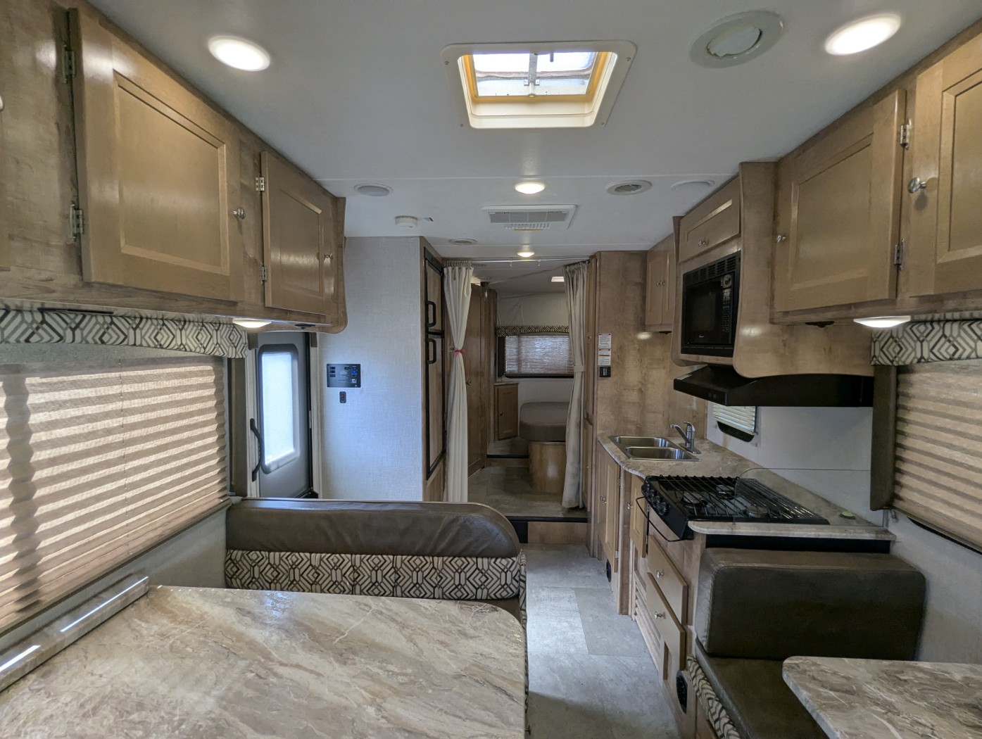 2020 Coachmen Leprechaun 260RS - Image 17