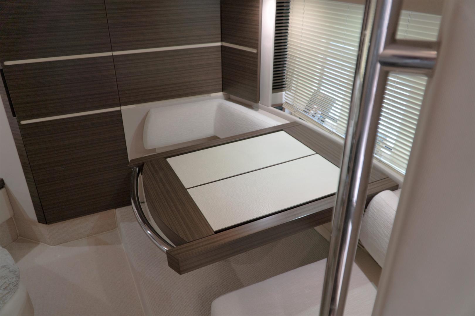 2013 Azimut FLY54 - Image 18