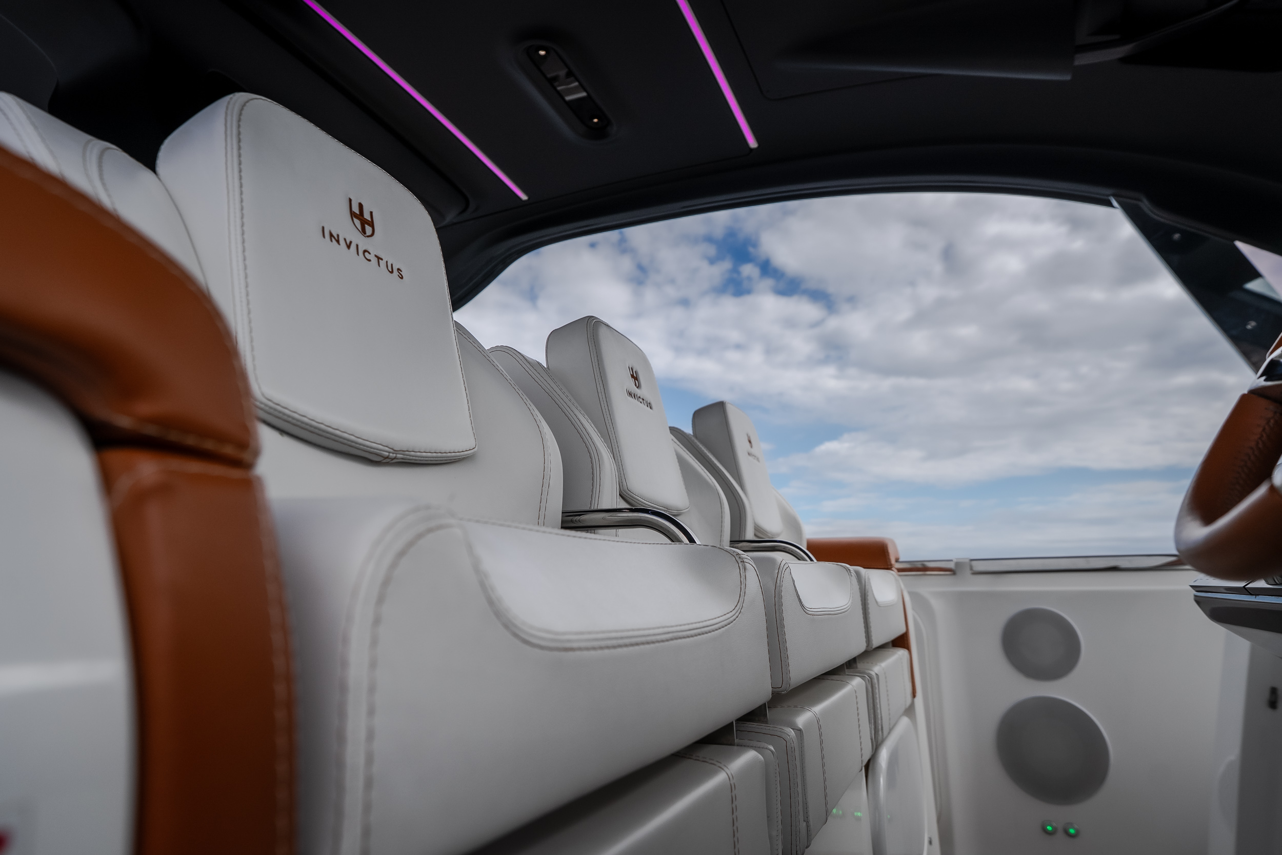 2025 Invictus TT430S - Image 60