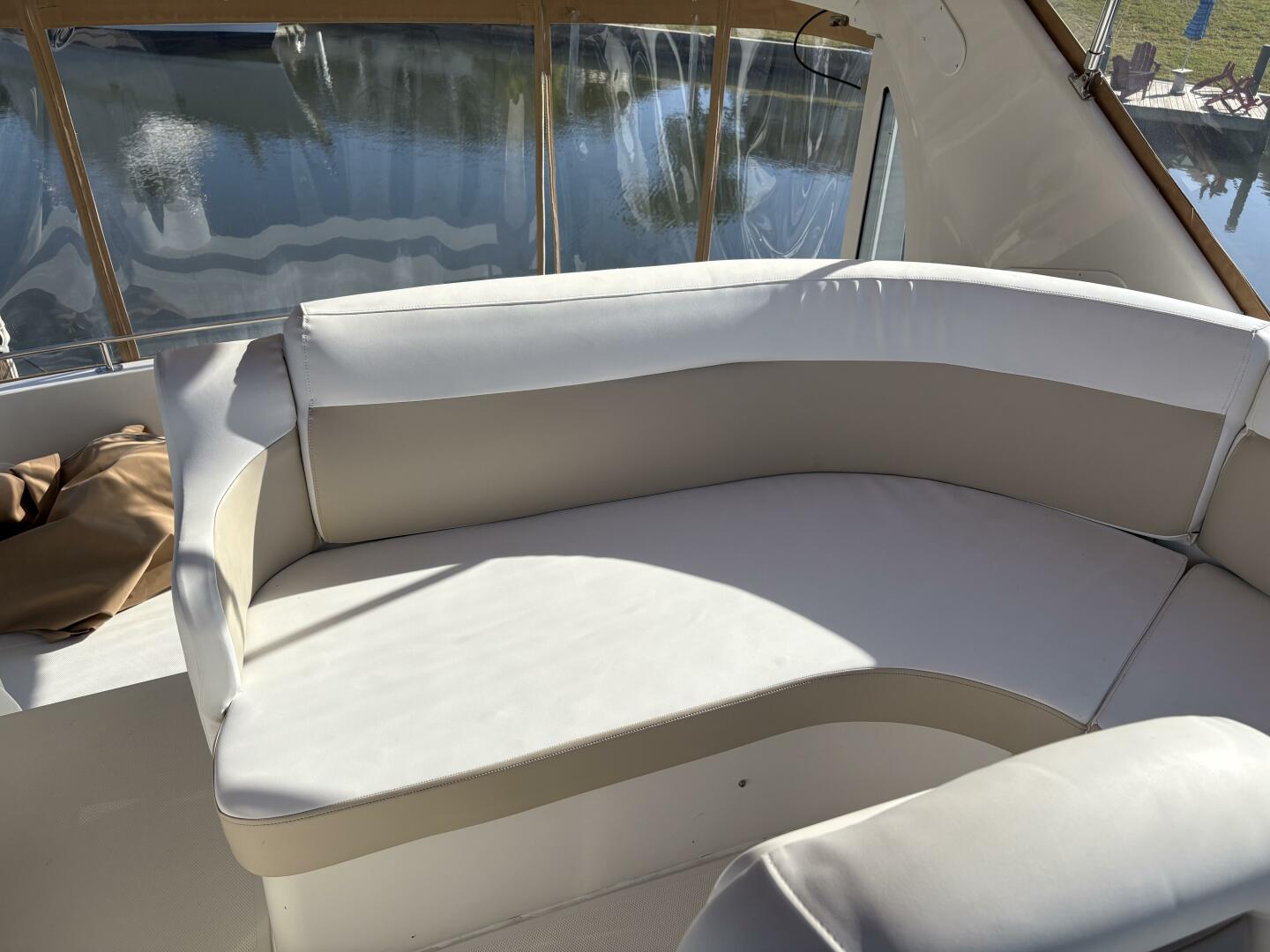 2005 Carver 396 - Image 20
