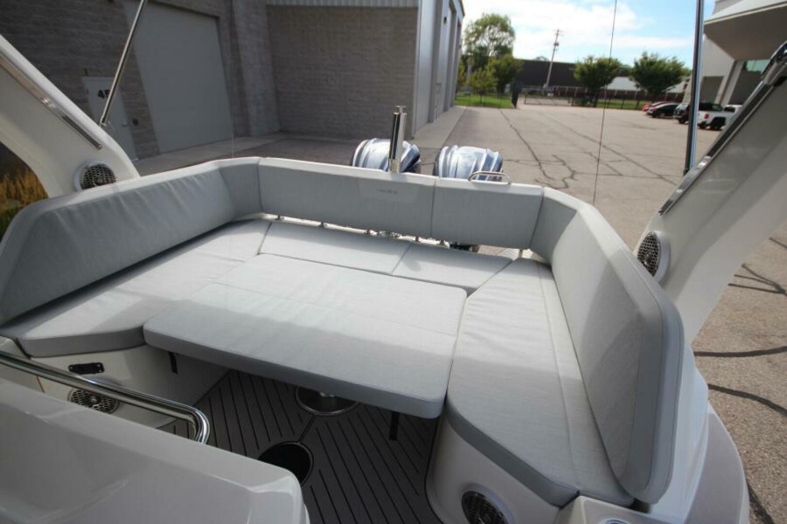 2024 Zodiac Medline 9 NEO - Image 22