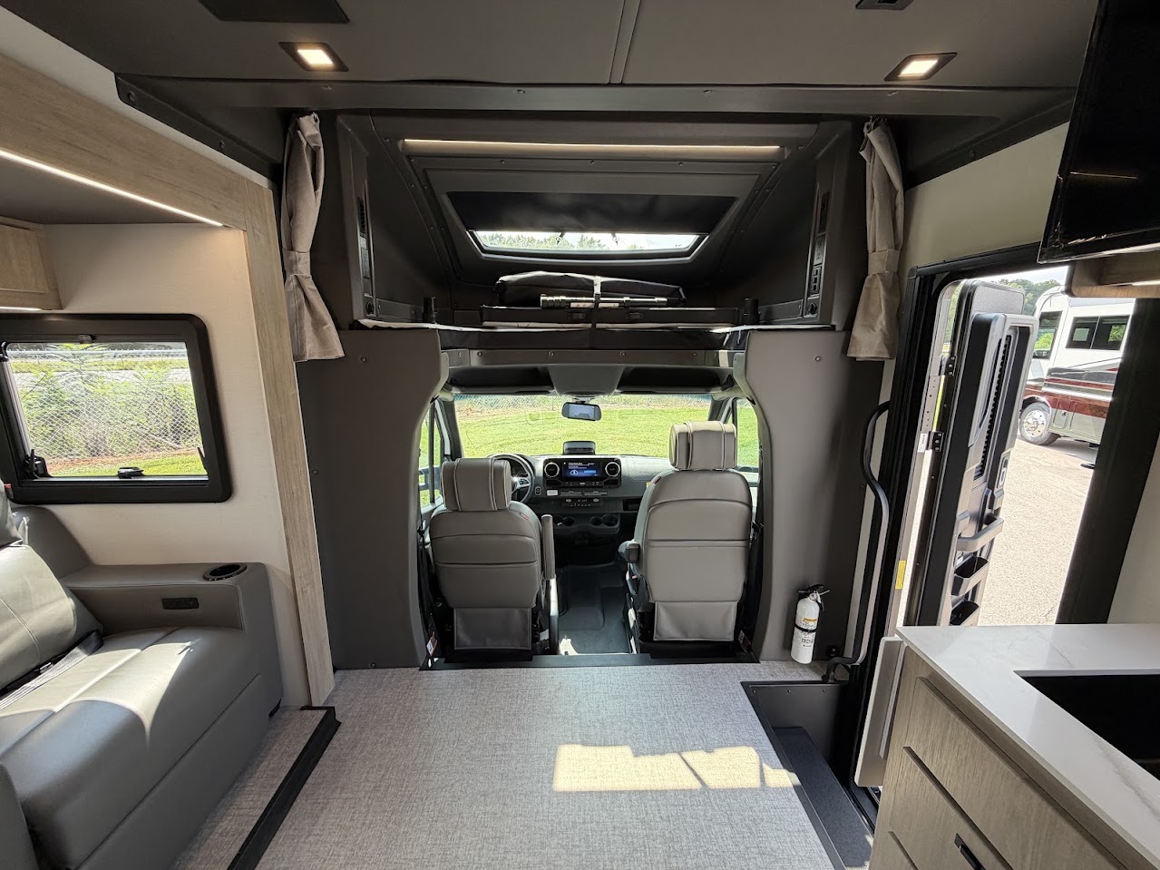 2027 Grand Design Lineage Series M 25FW - Image 29