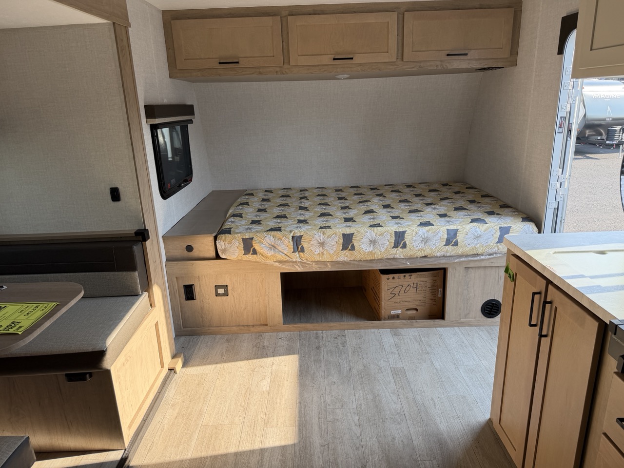 2026 Ember RV E-Series 19ETS - Image 12