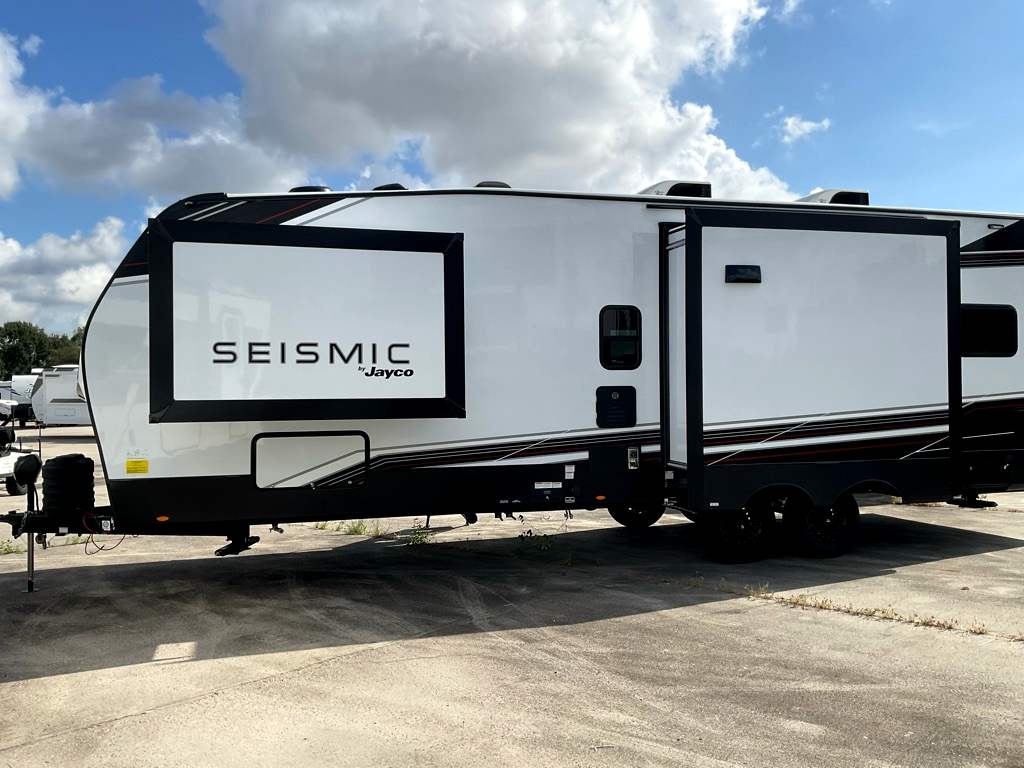2027 JAYCO SEISMIC 265 - Image 4