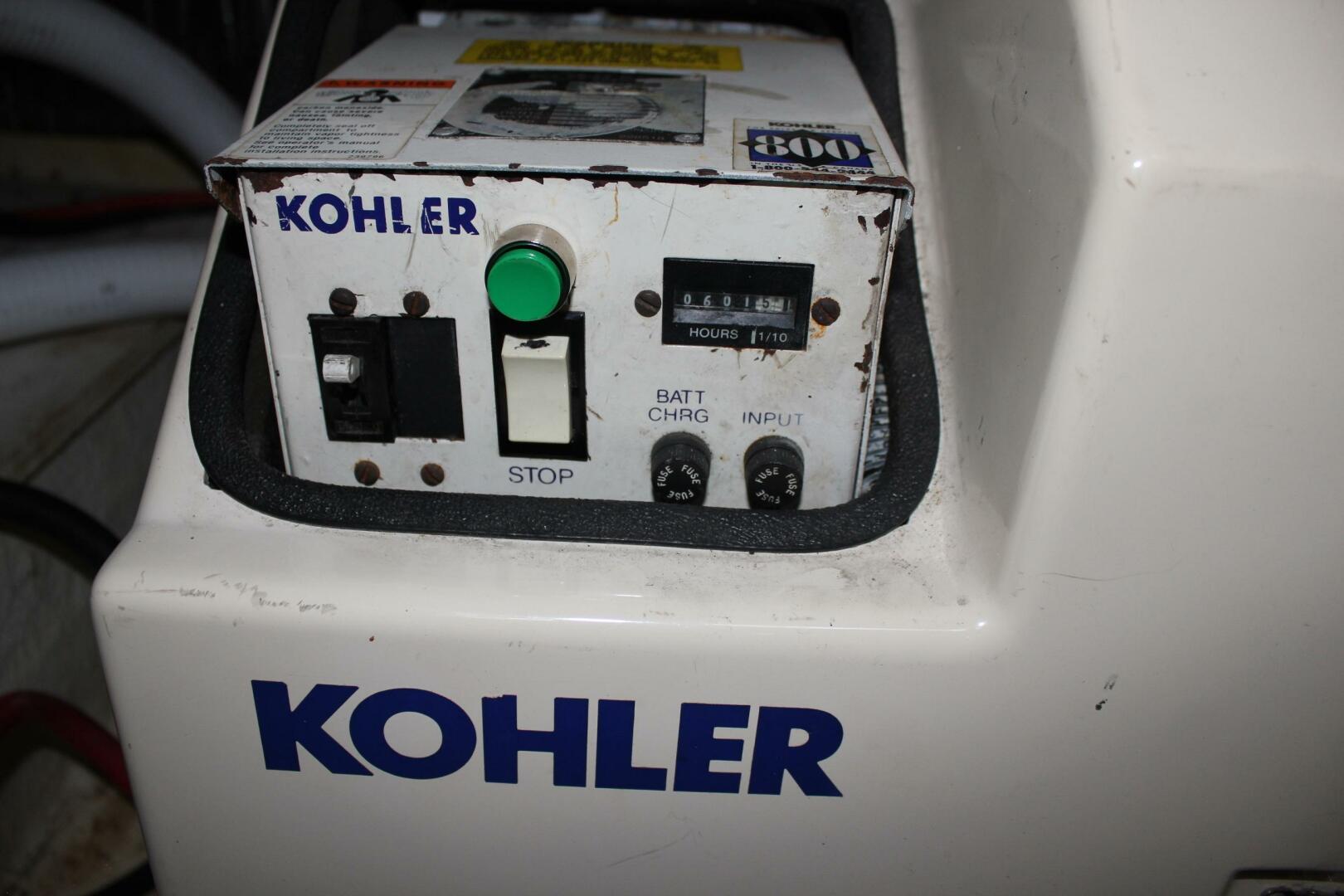 1996 Cruisers Yachts 3650 AFT CABIN - Image 6