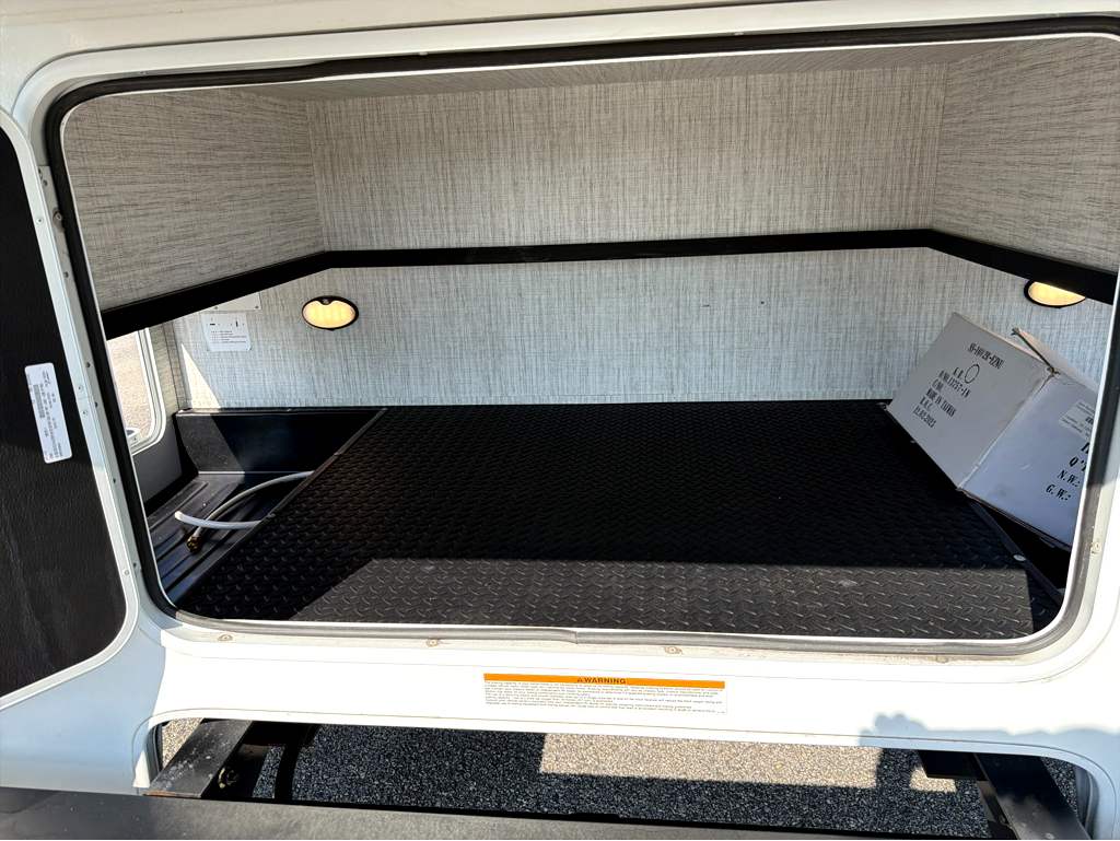 2025 ENTEGRA COACH ODYSSEY 30Z - Image 13