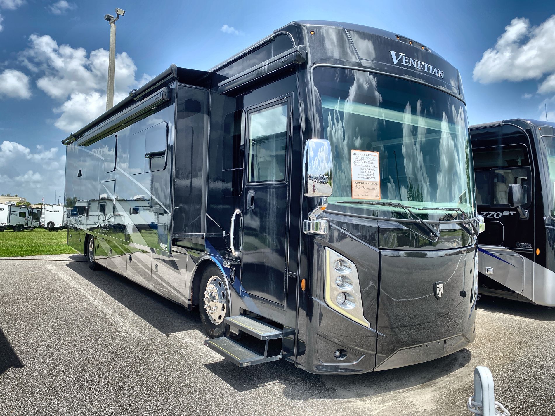 2023 Thor Motor Coach Venetian