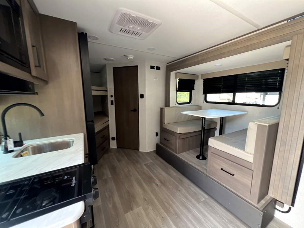 2026 GRAND DESIGN TRANSCEND 161BH - Image 6