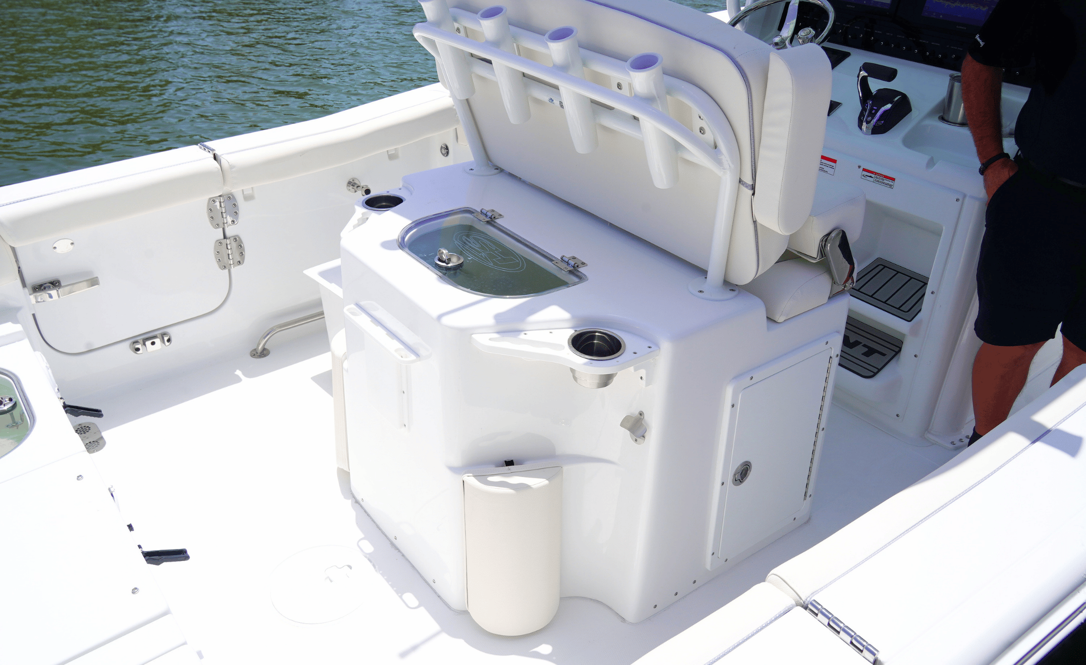 2027 SEA HUNT ULTRA 255SE - Image 6