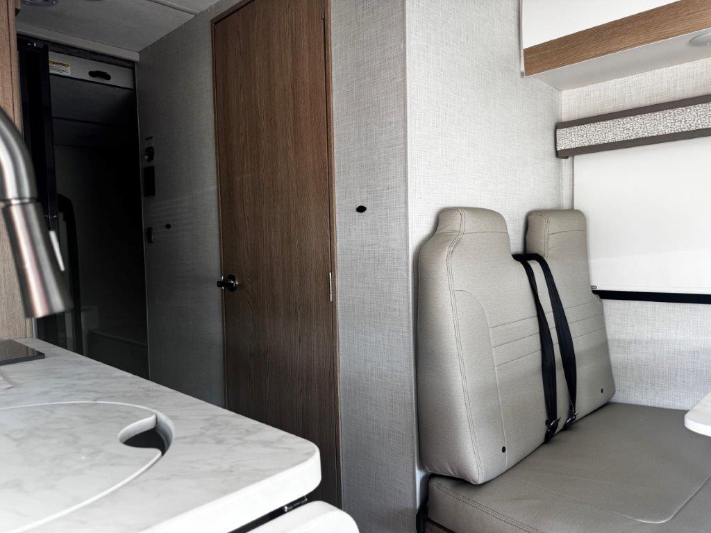 2027 Thor Motor Coach Gemini Trip 22MT - Image 15