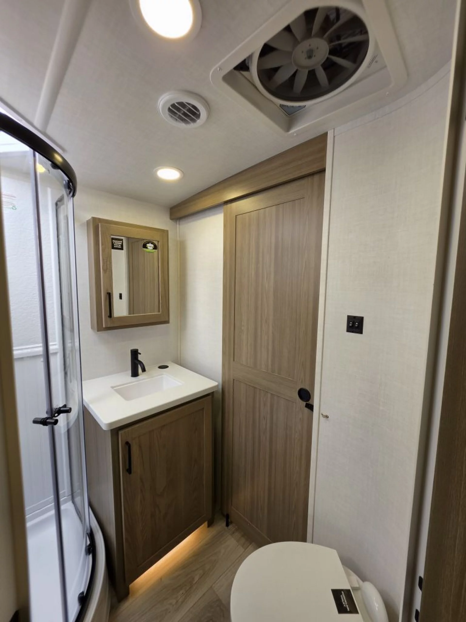 2027 FOREST RIVER ROCKWOOD ULTRA LITE 2608BS - Image 26