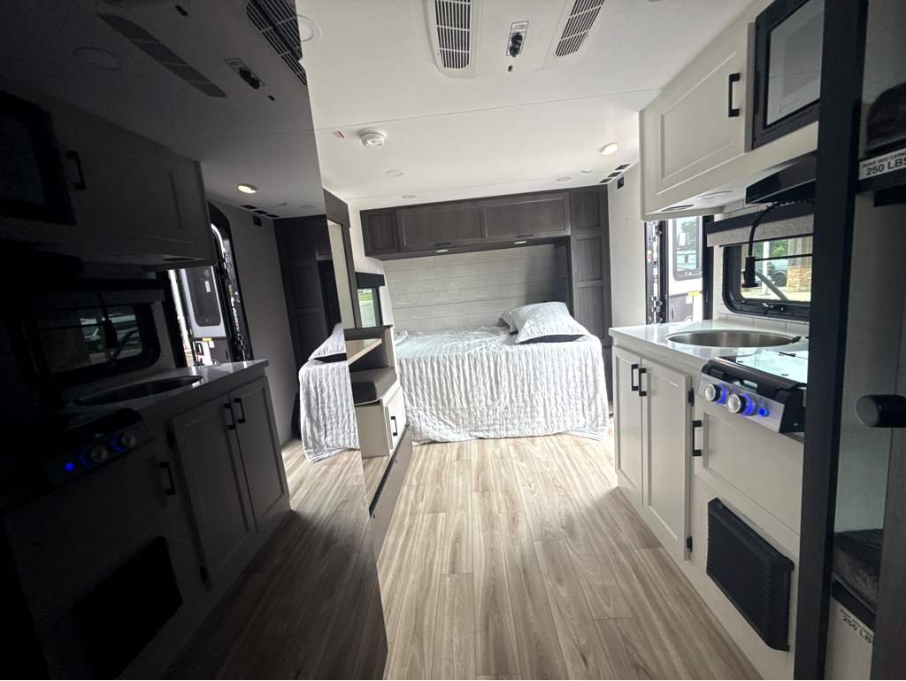 2026 VENTURE RV SPORTTREK STINGER 161VUD - Image 17