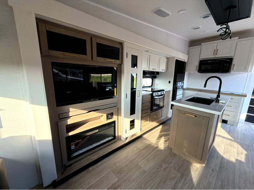 2027 JAYCO EAGLE 29RLC - Image 16
