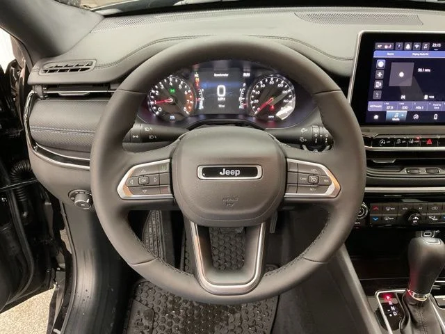 2026 Jeep Compass Latitude Altitude 4x4 - Image 19