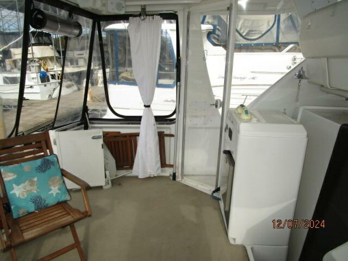 1999 Carver 40 Cockpit - Image 31