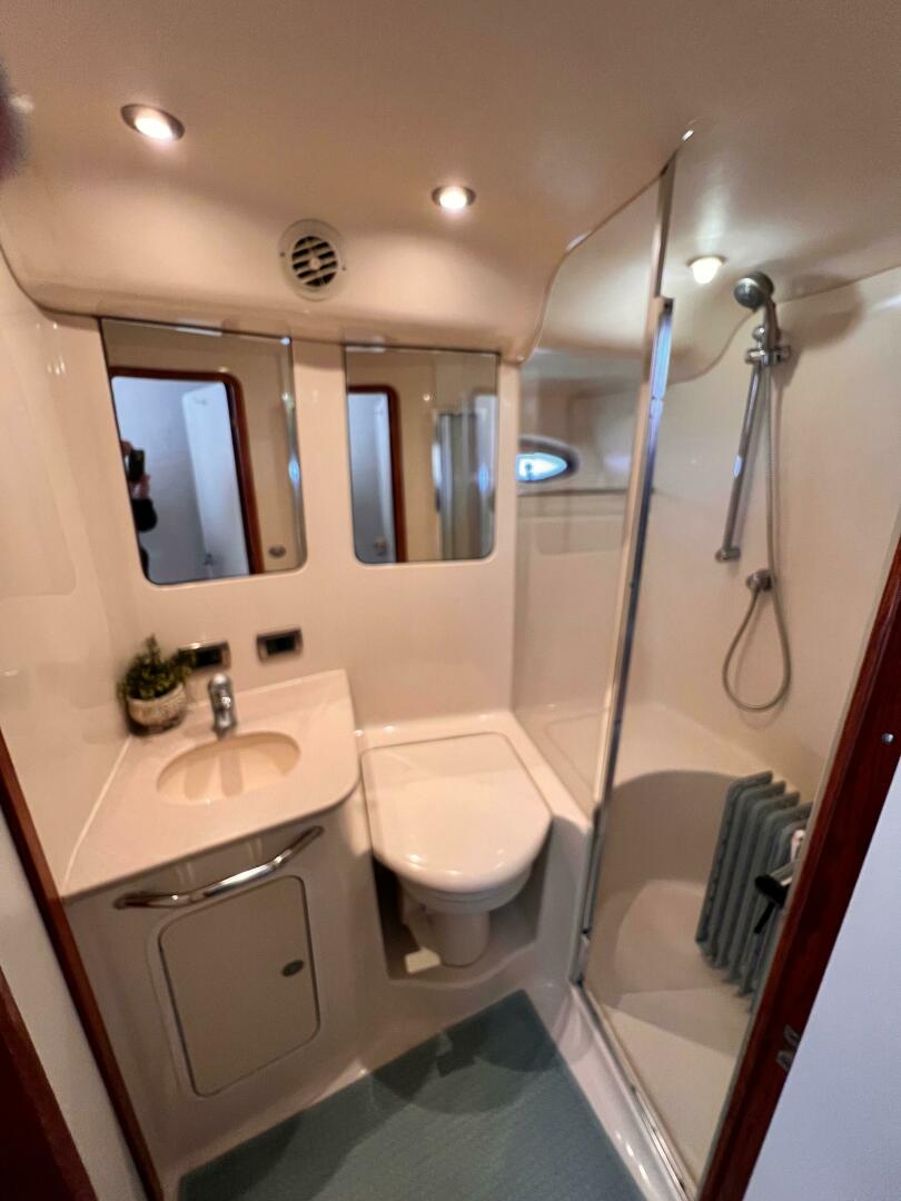 2004 Sea Ray 480 Sedan Bridge - Image 19