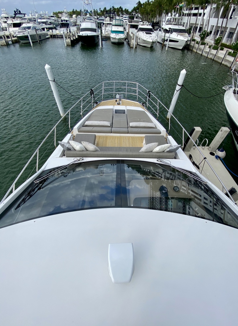 2018 Azimut Flybridge - Image 7