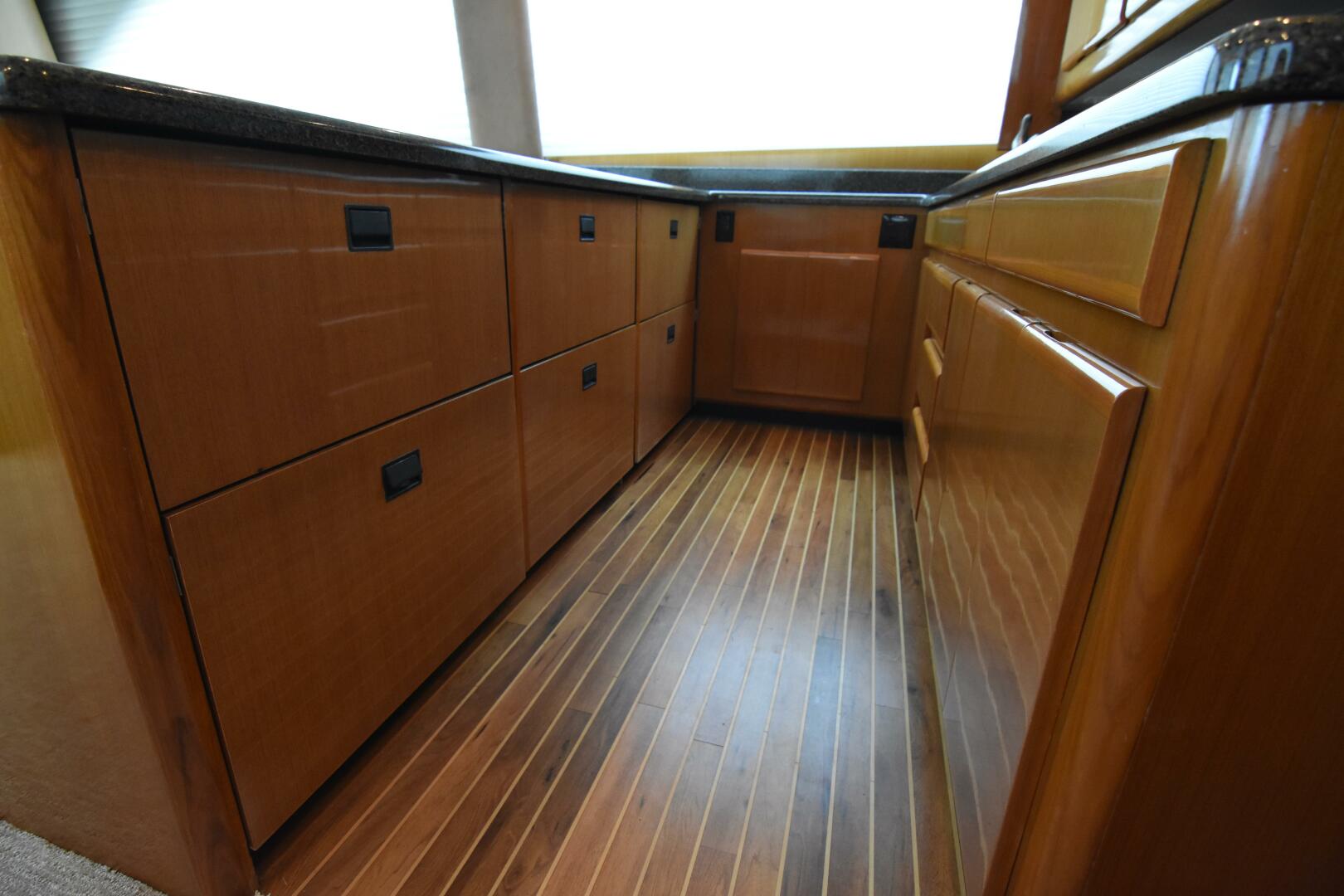 1999 Viking 58 Convertible - Image 19