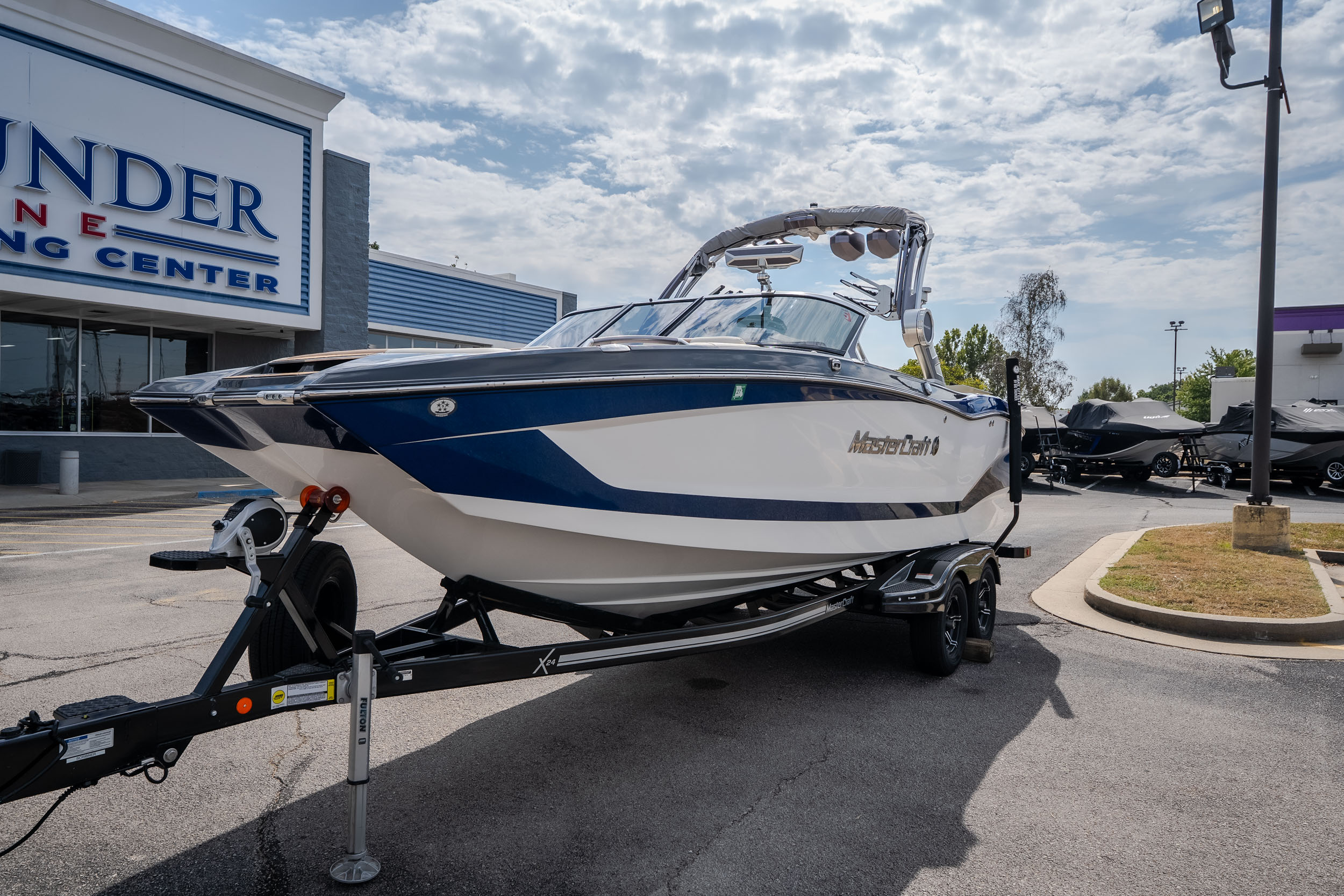 2021 MasterCraft X24 - Image 3