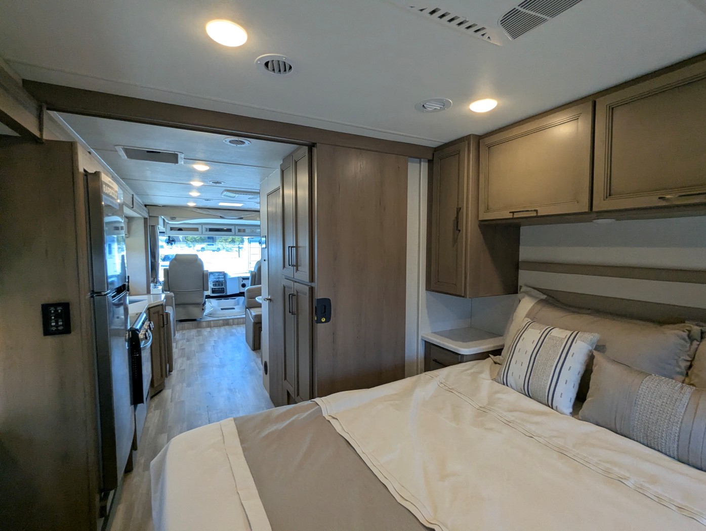 2027 Thor Motor Coach Windsport 29L - Image 42