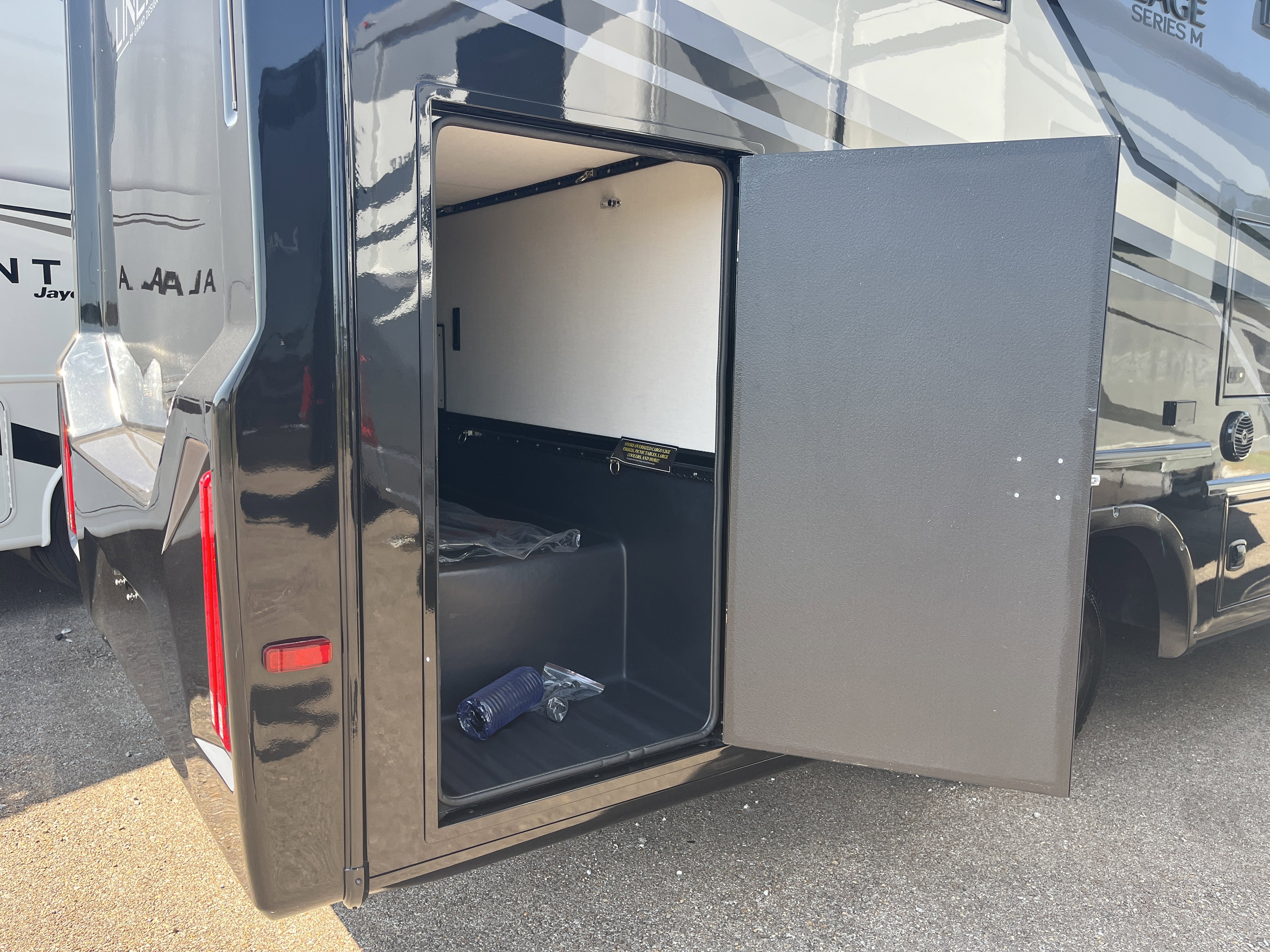 2026 Grand Design Lineage Series M 25TK - Image 7