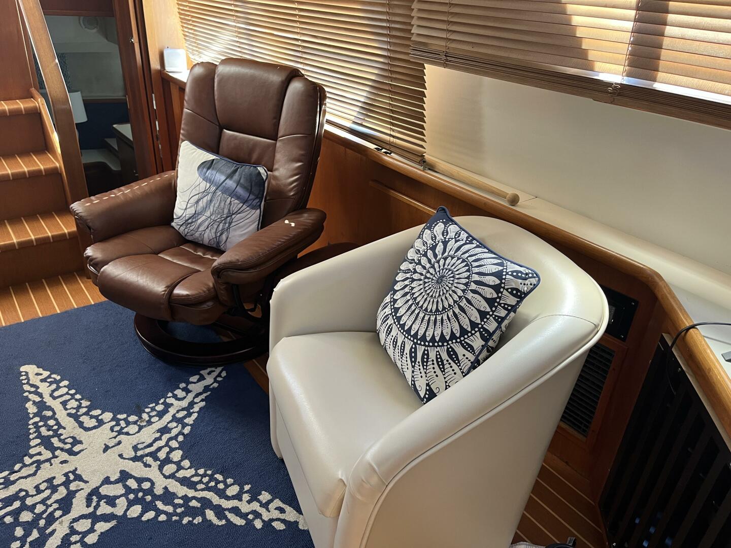 1995 Carver 440 Aft Cabin - Image 8