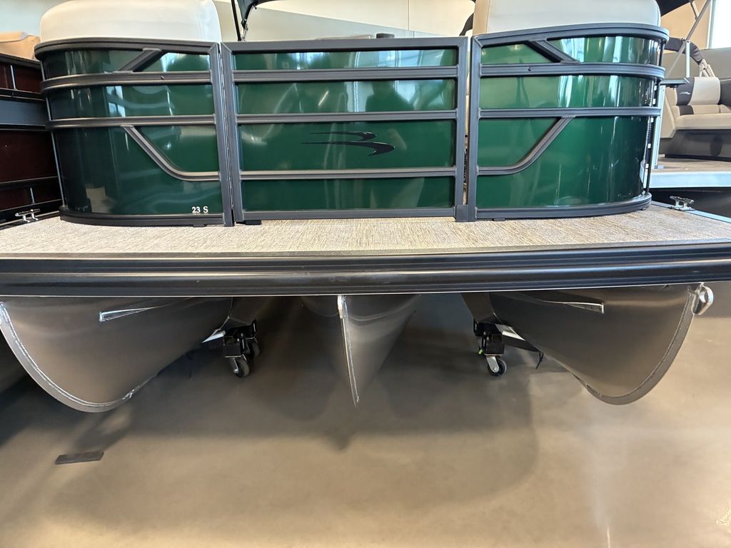 2026 Bennington 23 SSR Tritoon Pontoon - Image 24