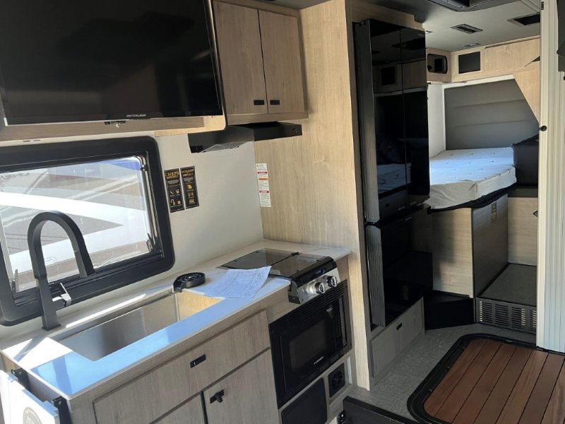 2026 Grand Design Lineage Series M 25TK - Image 5