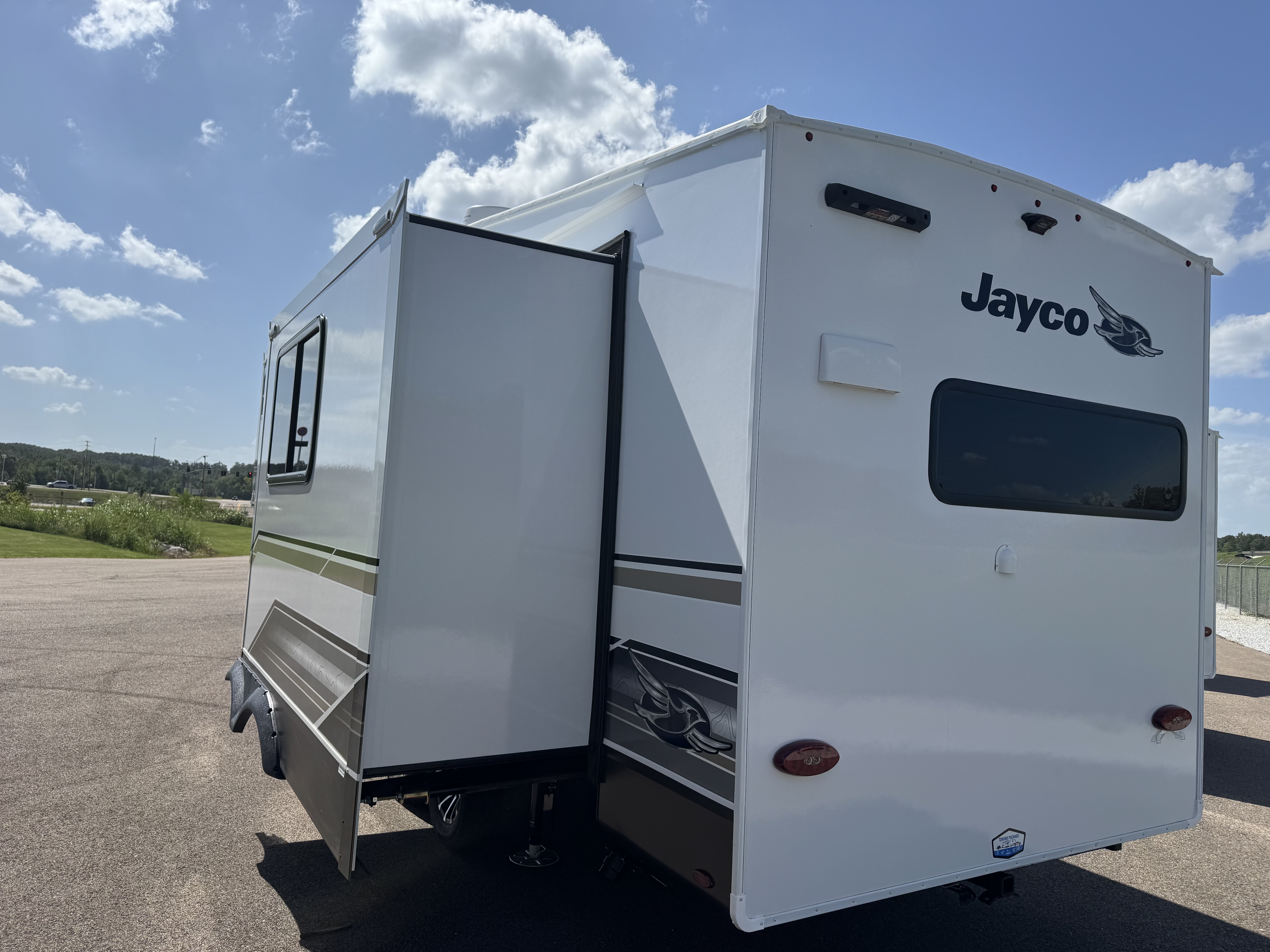 2027 JAYCO EAGLE SLE 24MLE - Image 3