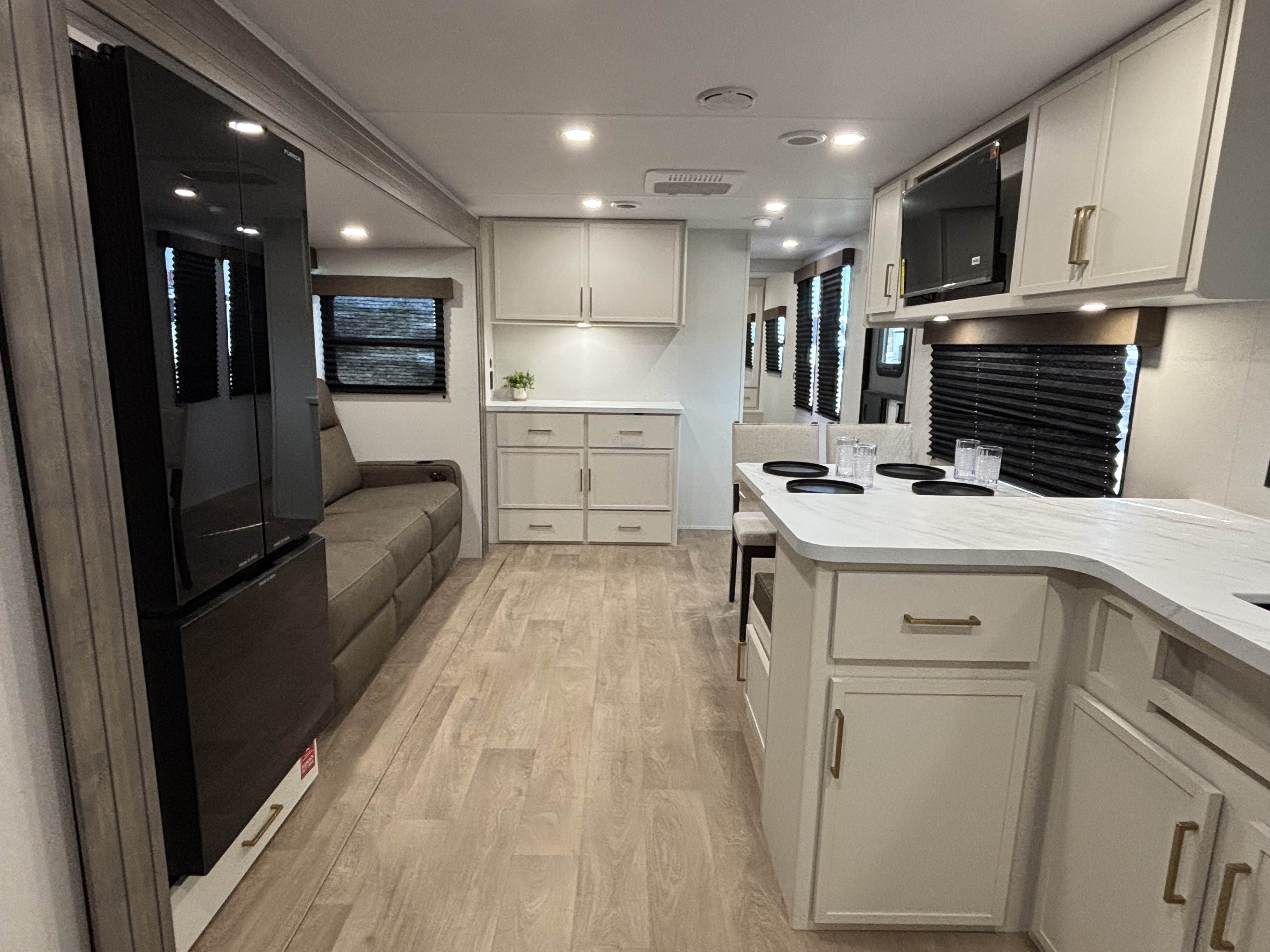 2026 Grand Design Transcend 285RKT - Image 13