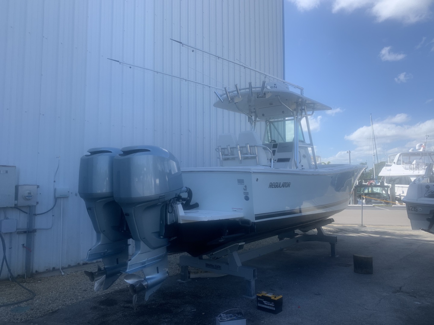 2010 Regulator 26 Forwarding Seating - Image 21