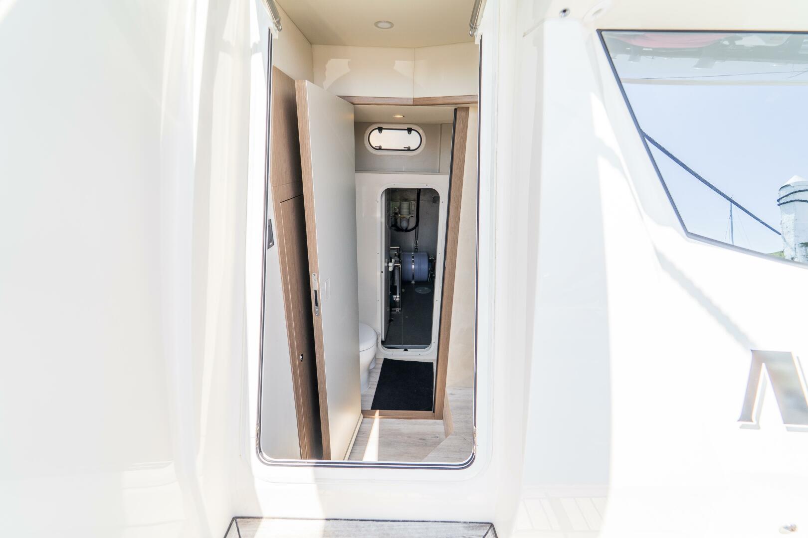 2023 Absolute 62 Fly - Image 31