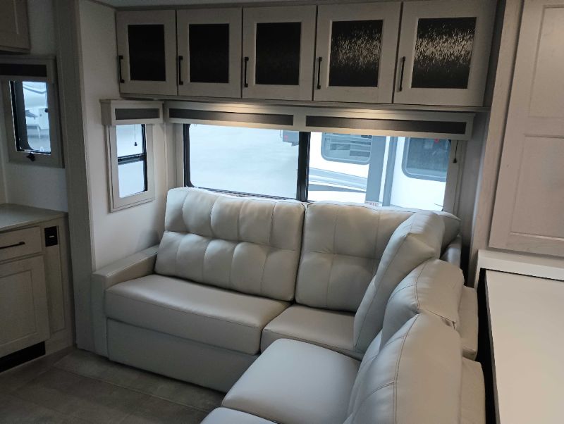 2025 Grand Design Solitude 388MBS - Image 8
