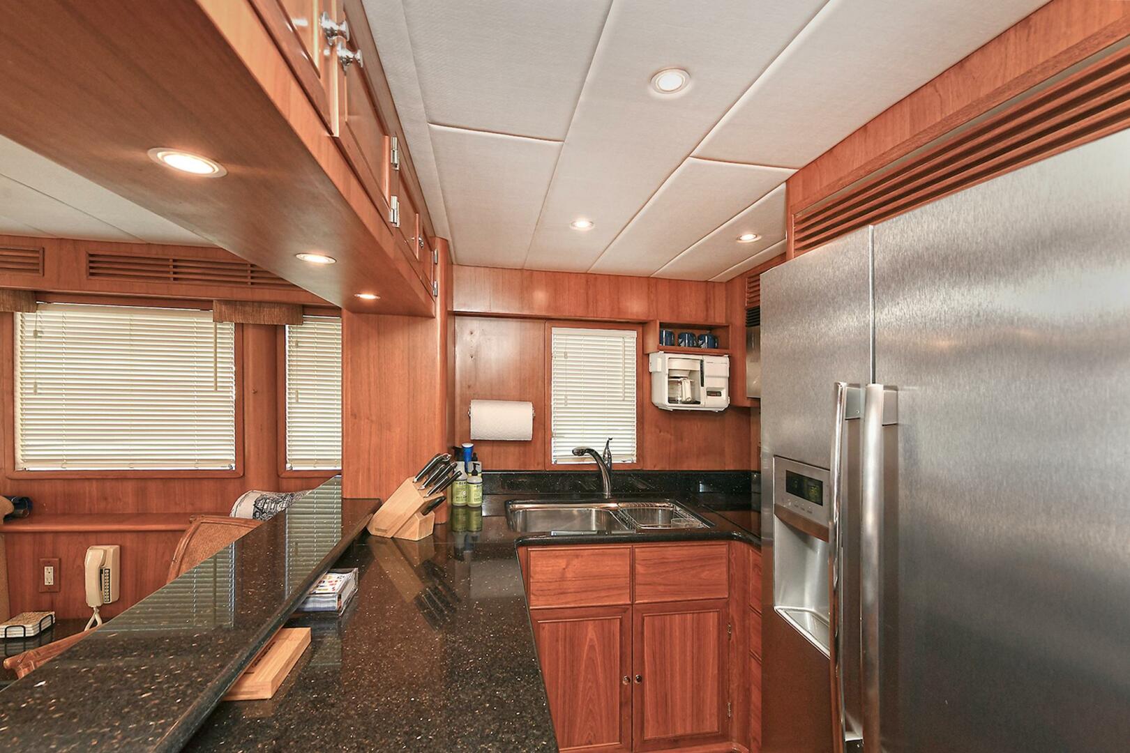 2002 Grand Alaskan Flushdeck - Image 22