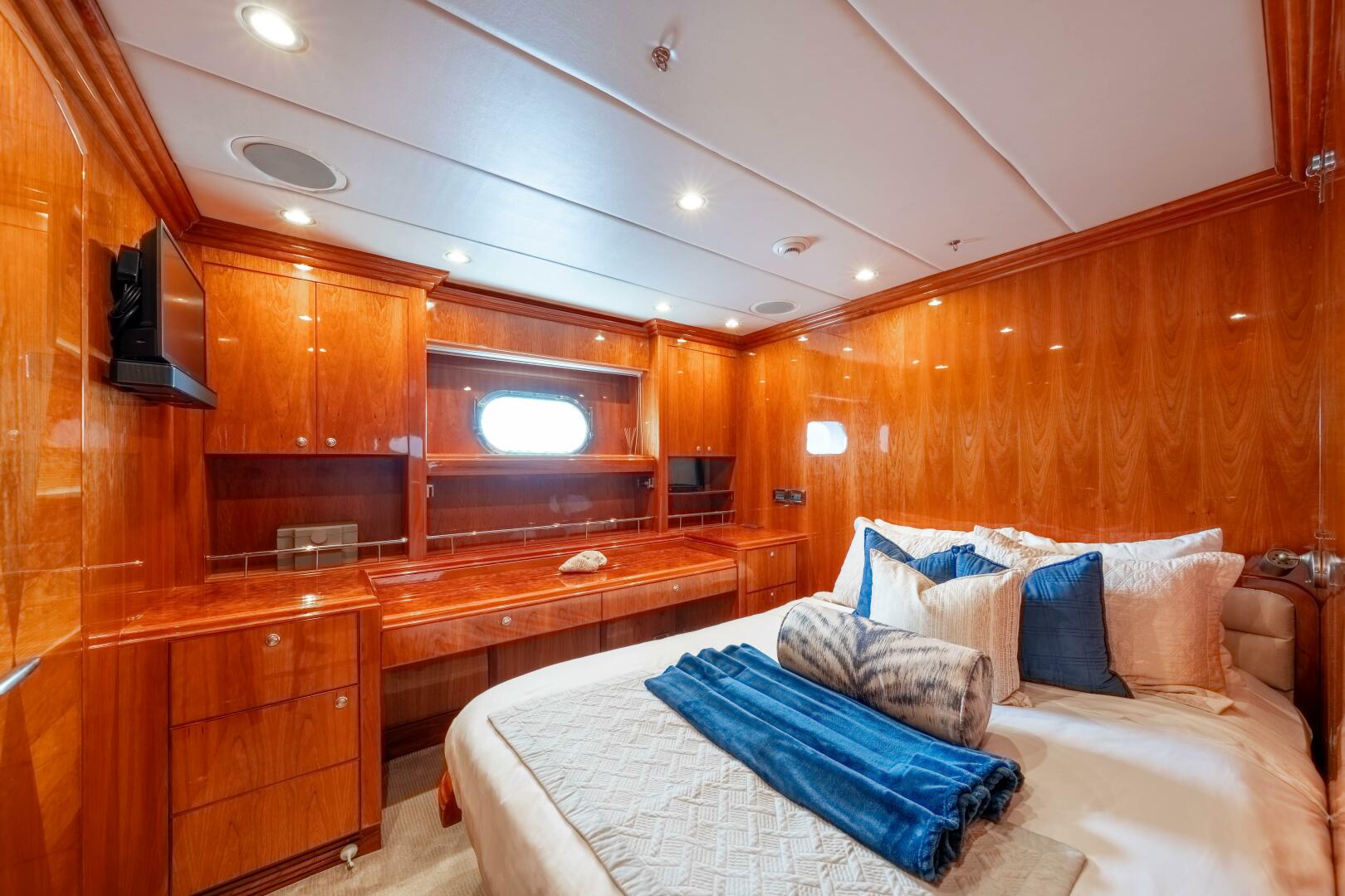 2009 Hargrave Raised Pilothouse - Image 20