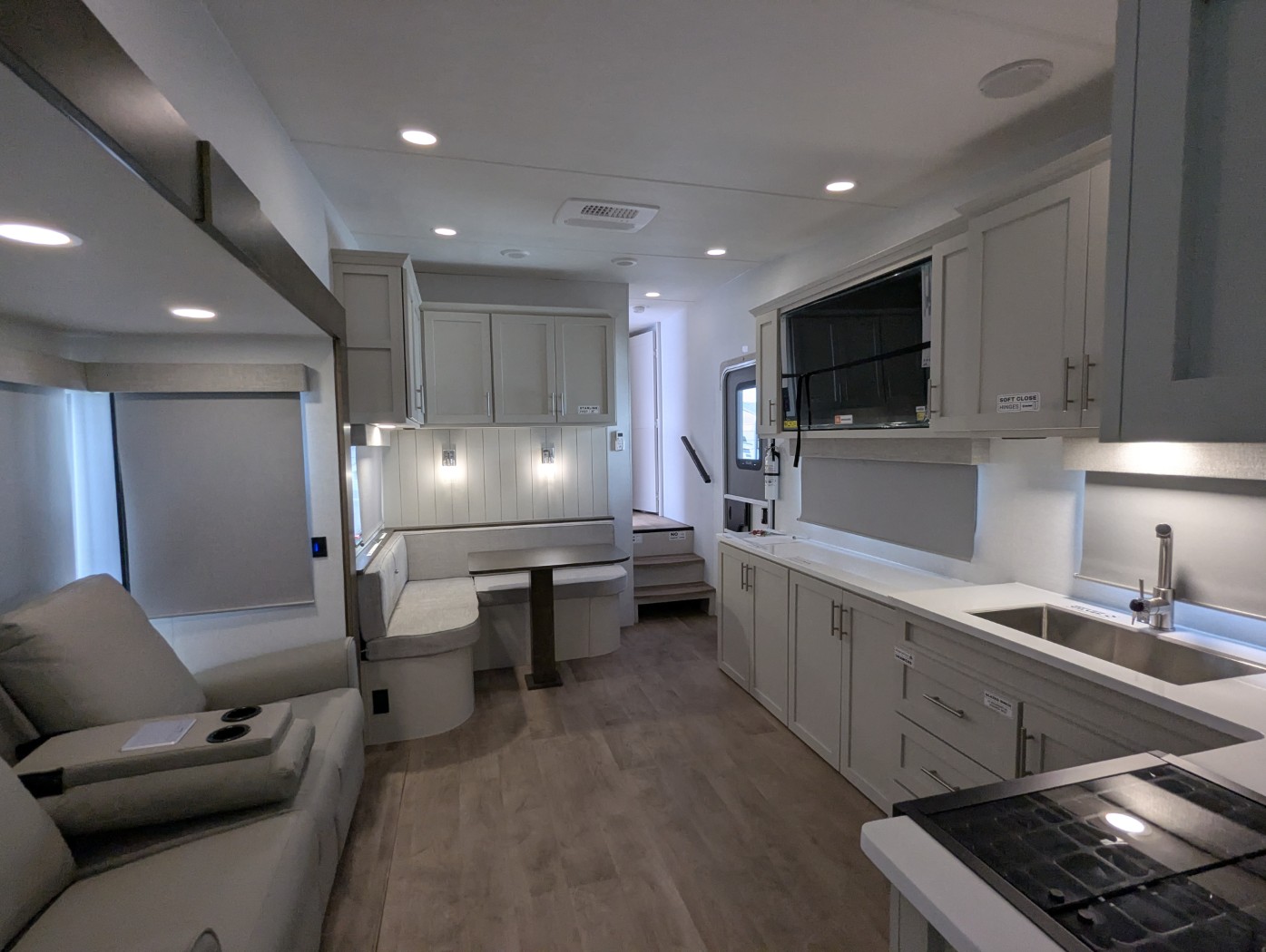 2027 Alliance RV Avenue 29BH - Image 45