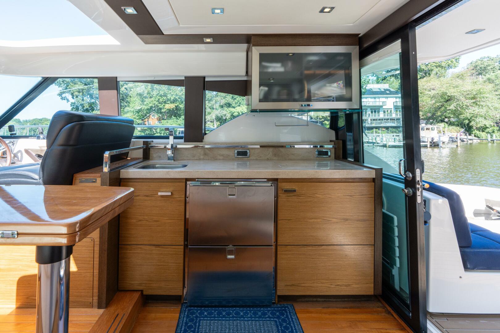 2015 Tiara Yachts 44 Coupe - Image 9