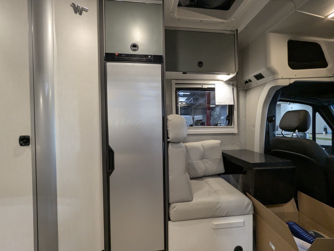 2026 Winnebago EKKO Sprinter 23B - Pop-Top AWD - Image 9