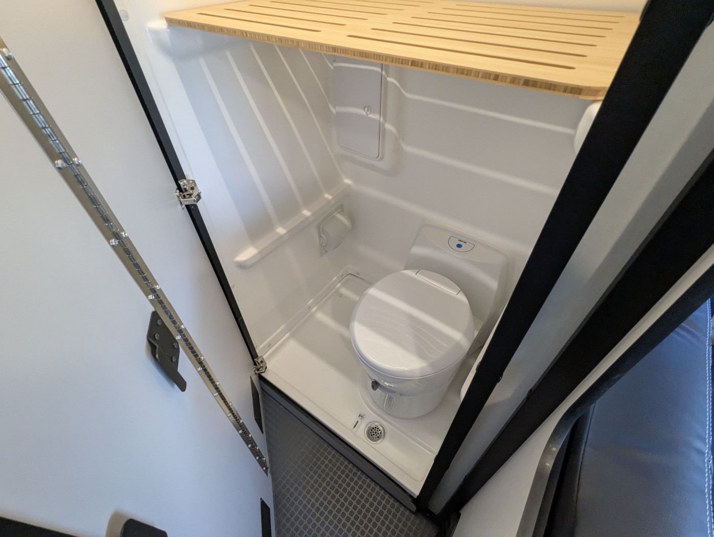 2027 Winnebago Revel Sport 44N - Image 20