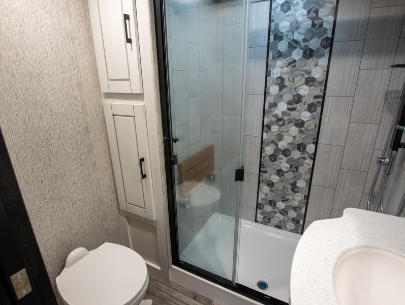 2023 CrossRoads Redwood 3401RL - Image 14